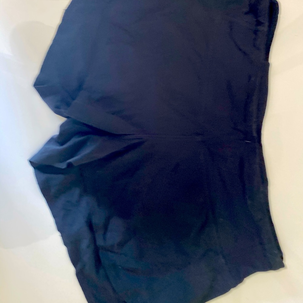 Lululemon black shorts